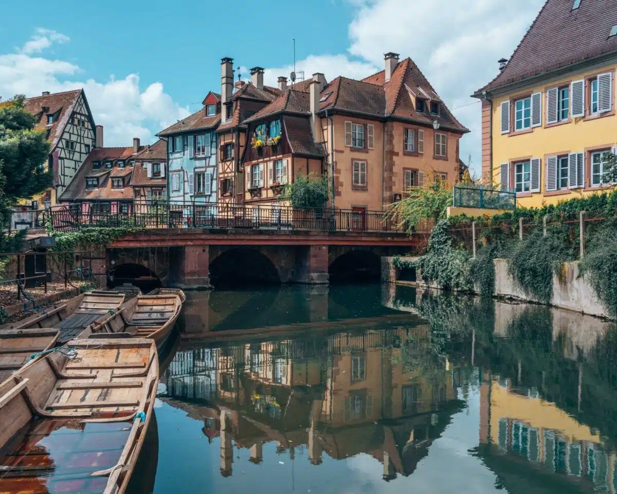 , are a testament to Colmar’s architectural heritage. Their refined details and vibrant color add to the city’s charm. Don’t hesitate to join a guided tour to learn the stories behind these incredible facades.